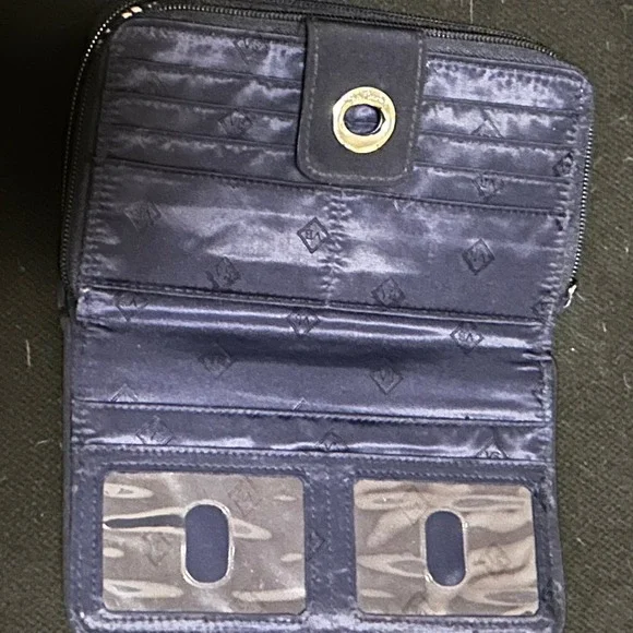 Vera Bradley RFID Turnlock Wallet Classic‎ Black Pattern Microfiber 8 x 5" - Picture 2 of 3